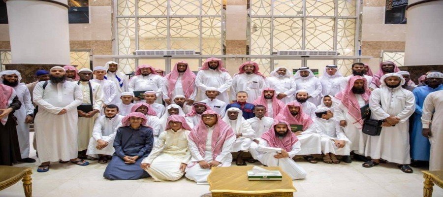 Perdana Dan Istimewa: Wadi Mubarak Mewisuda 363 Penghafal Al-Qur’an